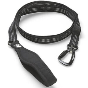 Musta pehmustettu koiran talutin heijastavilla yksityiskohdilla ja tukevalla lukolla – ergonominen talutushihna ulkoiluun