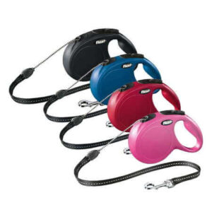 Flexi kelataluttimet koiralle mustana, sinisenä, punaisena ja pinkkinä valkoista taustaa vasten